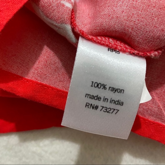 EVRI red floral plus size blouse 2x EUC - Picture 5 of 5